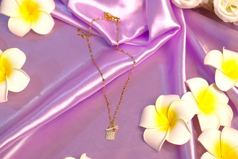 Sparkles4u Golden Charm Lock Necklace Star Lock Radiance Golden Key Chain for Woman and Girls