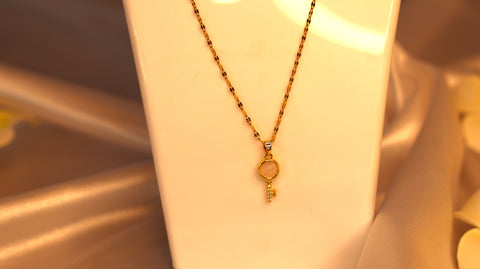 Sparkles4u Key Pendant Chain Necklace | Rhodium Plated, Pearls | Gift for Women and Girls