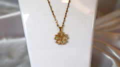 Sparkles4u Daisy Pendant Necklace for Women and Girls, Flower Pendant Chain, White Colour Pendant for Girls and Women, Charm Pendant for Women and Girls