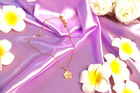 Sparkles4u Daisy Pendant Necklace for Women and Girls, Flower Pendant Chain, White Colour Pendant for Girls and Women, Charm Pendant for Women and Girls